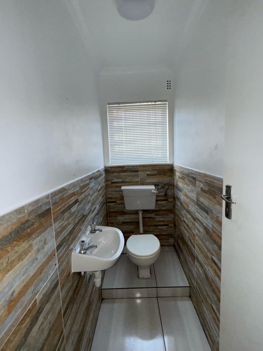  Bedroom Property for Sale in Hillcrest Heights Western Cape